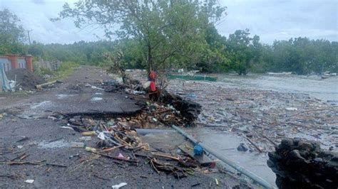 Jalan Penghubung Antar Dusun Di Burancie Barru Rusak Parah Akibat