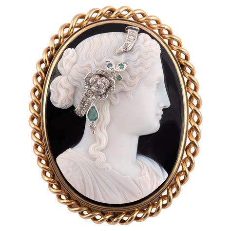 19th Century Gold Brooch Pendant With Pink Agate Cameo For Sale At