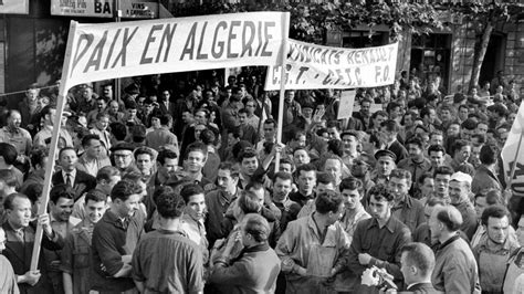 Les Intellectuels Français Face à La Guerre Dalgérie