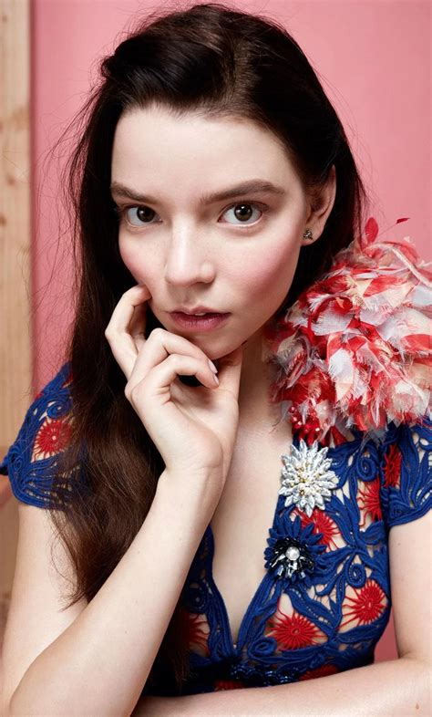 Birthday Girl As Brunette Scrolller