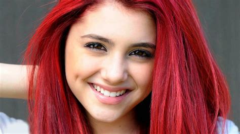 Ariana Grande Best Smile Collections | all about photo