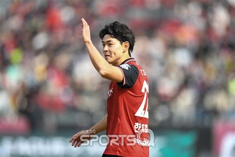 스냅샷q 부천fc 한지호 화끈한 홈 개막 승리 축포 스포츠q큐