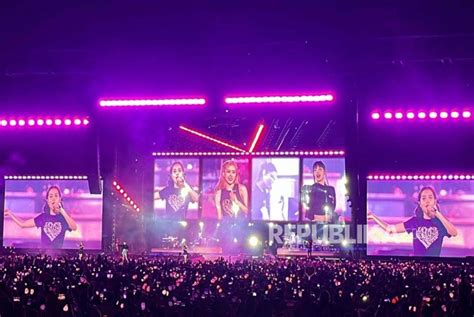 Rose BLACKPINK Kepanasan Pada Hari Pertama Konser Di GBK Republika