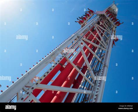 Thrill ride "Big Shot" on top of the Las Vegas Stratosphere tower Stock ...