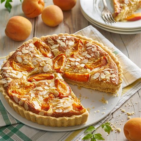 Tarta de albaricoques con requesón y almendras