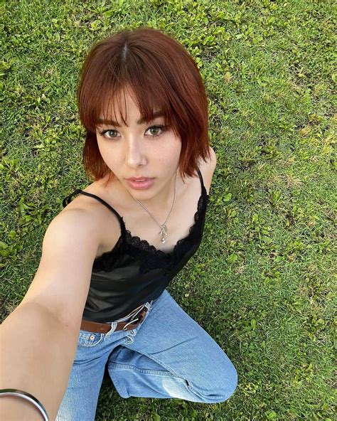 Akinaさんのインスタグラム写真 Akinainstagram「grass Is Green Life Is Good ☘️」6月20日 20時26分 Akinafaky