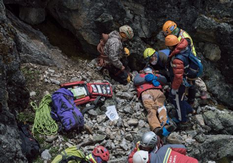 Hiking Mount Bierstadt Tips To Summit This Popular Er The Next