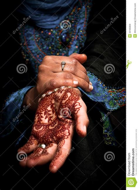 Mehendi Hennastrauch Auf Hand Der Braut Farbe 02 Stockbild Bild Von Kunst Hinduistisch