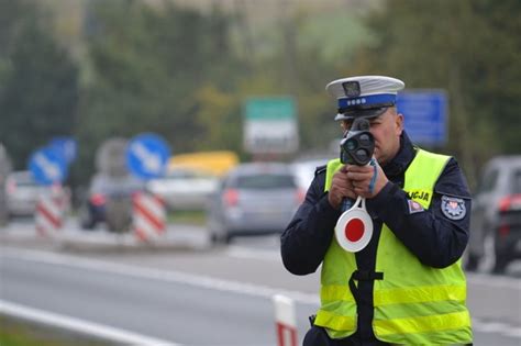 Kierowca BMW złapany w Sierakowie przekroczył prędkość o 83 km h