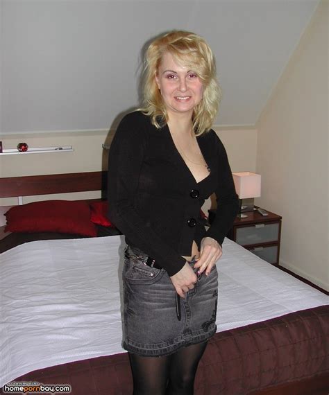 Amateur Blonde Wife Naked At Home Mobile Homemade Porn Sharing