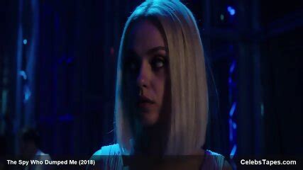 Mila Kunis Shows Tits