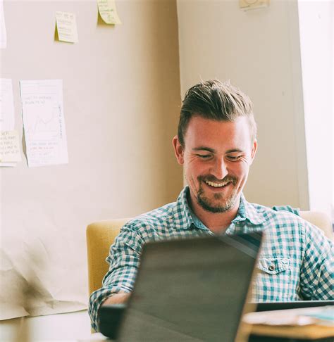 How much do Uber drivers make in the UK? (2025 guide)