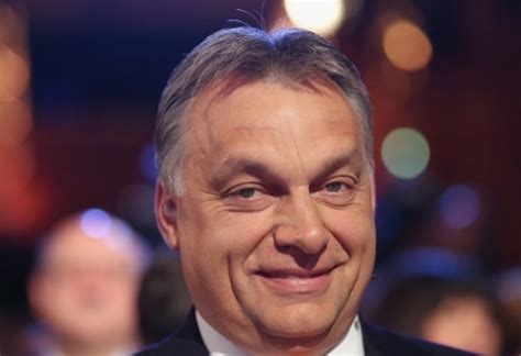 Унгария покани всички европейци, бягащи от бежанците