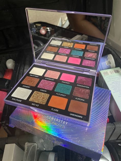 Makeover Eyeshadow Palette Kesehatan Kecantikan Rias Wajah Di Carousell