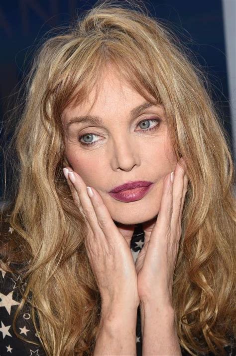 Arielle Dombasle D Couvrez Son Volution Physique En Images Depuis Le