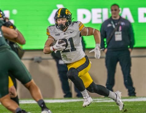 Kaden Wetjen Named Big Ten Returner Of The Year Hawkeye Beacon Iowa