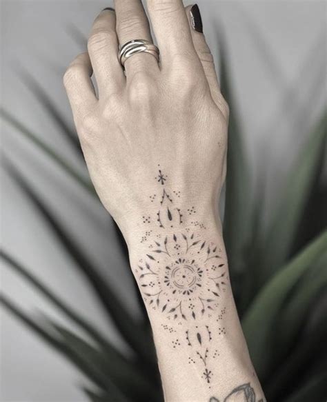 Med Tech Запись со стены Wrist tattoos for women Fine line tattoos