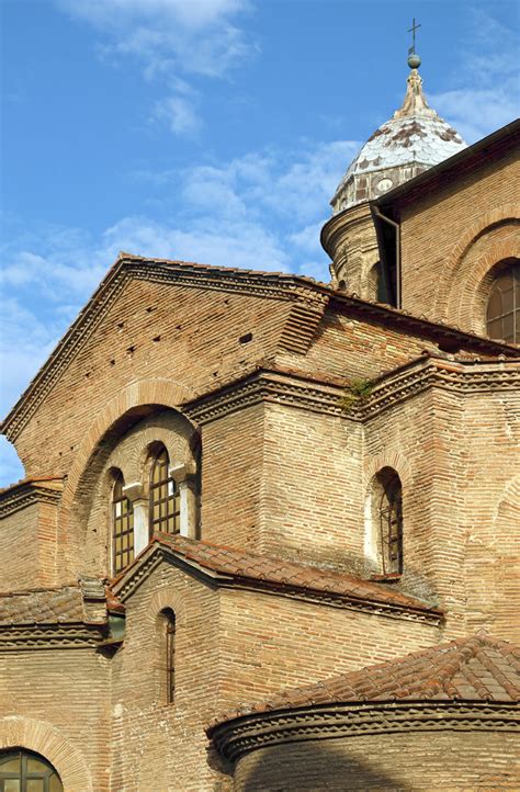 Basilika San Vitale Detail Der Ostfassade Ravenna Italien Imaginoso