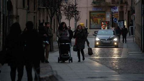 Vecinos Del Casco Piden M S Aparcamientos Y Circular Fuera De La R A