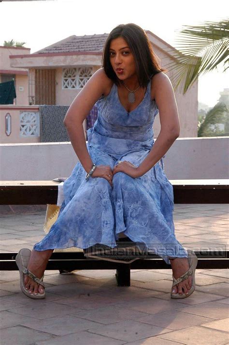 Indian Celebrity Sexy Girls Keerthi Chawla Masala Hot Stills