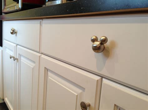 White Kitchen Cabinet Knob Ideas Juameno