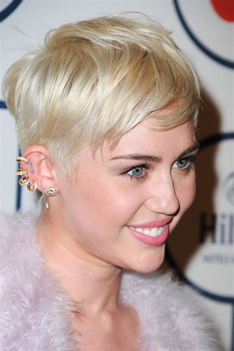 Cropped Hairstyles For Women 50 Best Ideas Of Pixie Cuts And Hairstyles For 2021 Hair Adviser