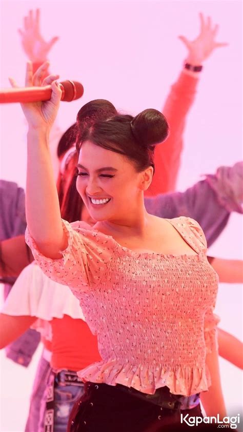 The Charm Of Dianna Dee Starlight In The Photoshoot For Her Latest Single Music Video Hot And