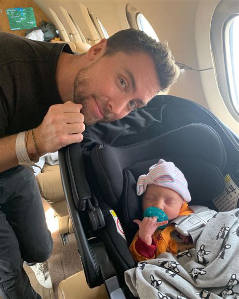 Lance Bass shares first photos of his twin babies