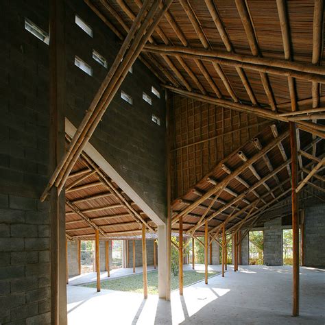 Cam Thanh Community House / 1+1>2 Architects | ArchDaily