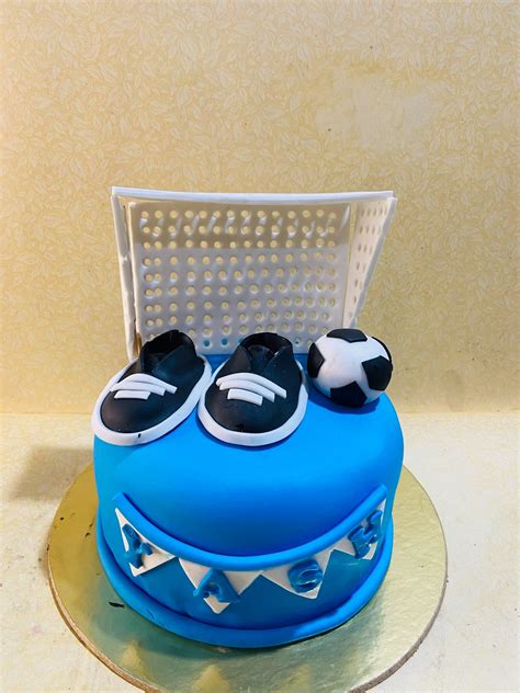 Buy Exclusive Football Theme Cake | Football Cake for Football Lovers ...