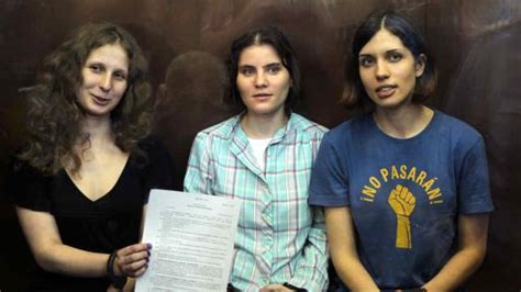 Rusia Excarcelan A Integrantes De Pussy Riot
