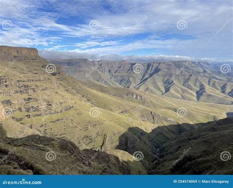 Bergen Drakensberg Amfitheater Tugela Valt Onder De Groene Bergen Stock