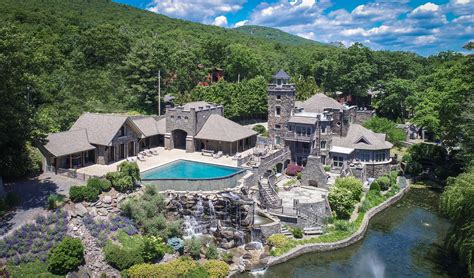 Derek Jeter’s house: it really is his castle - and it’s on sale for $12 ...