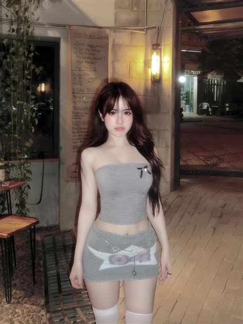 79 Ảnh tiktoker Linh Tít bikini khoe nhan sắc ngọt ngào