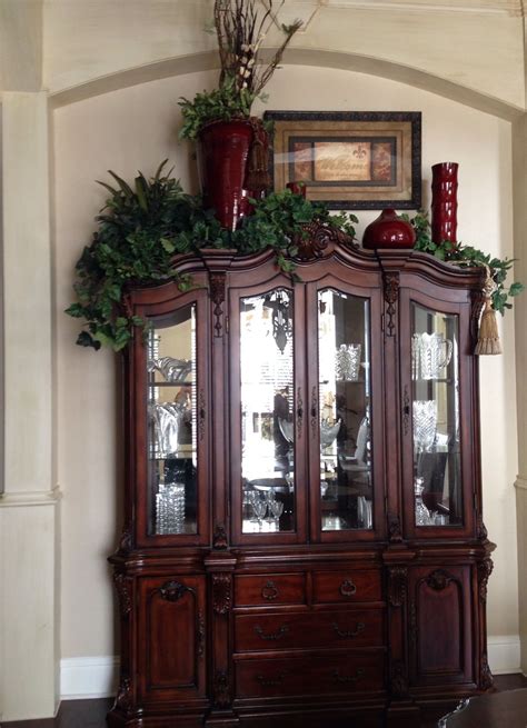 China Cabinet Decoration Tuscan Decorating Cabinet Decor