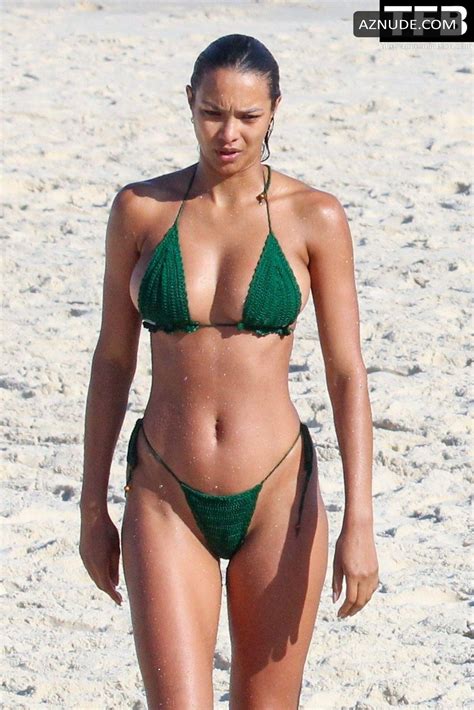 Lais Ribeiro Sexy Seen Showing Off Her Hot Tits And Ass In A Bikini At The Beach In Rio Aznude