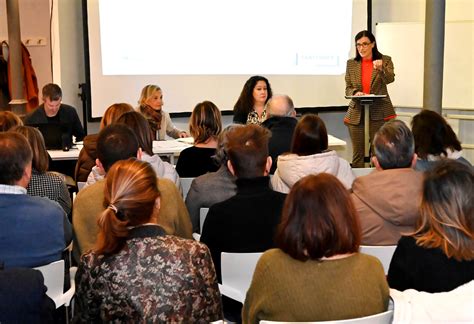 Gema Igual destaca la apuesta por la formación tecnológica en las