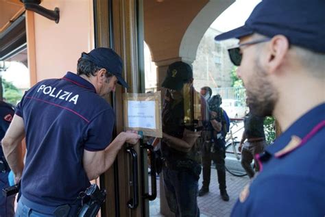 Ladro Ucciso A Ivrea L Autopsia Contraddice Il Tabaccaio Lettera43