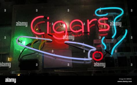 Smoke Shop Nyc Hi Res Stock Photography And Images Alamy