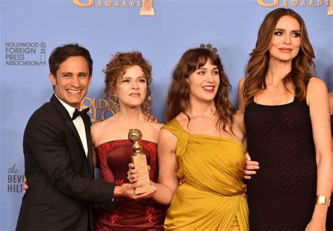 Foto Gael Garc A Bernal Bernadette Peters Lola Kirke E Saffron