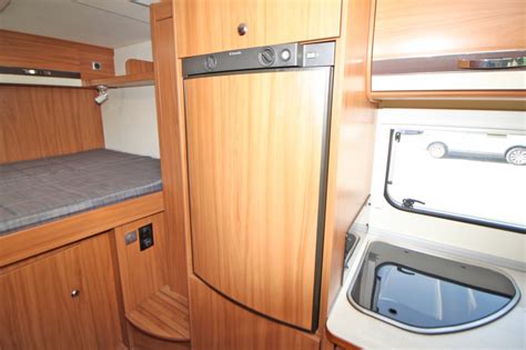 WEINSBERG CARALOFT 650MGH 5 BERTH GARAGE MODEL FRONT LOUNGE WITH DROP