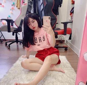 Nữ Streamer Linh Ngọc Đàm với phong cách bikini nóng bỏng Ảnh gái xinh