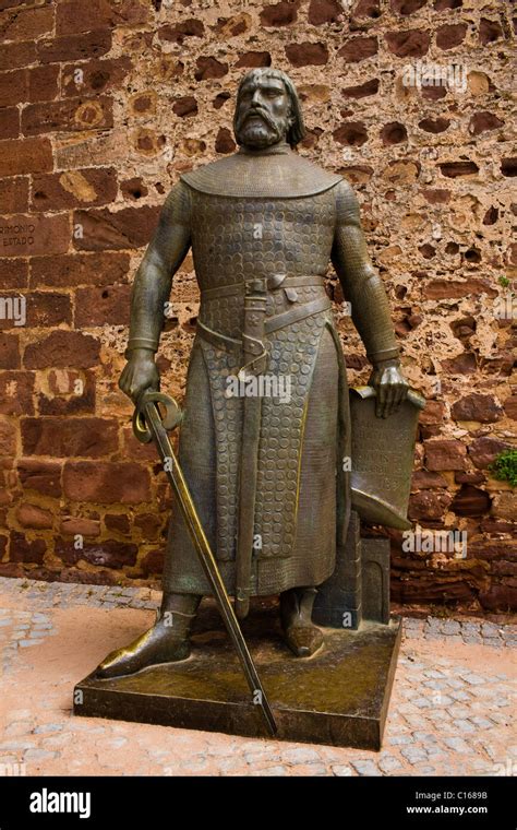 Crusader at Silves Castle, the Algarve, Portugal Stock Photo - Alamy