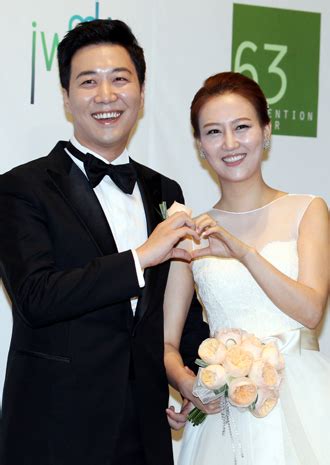 Jang Yoon-jung is married