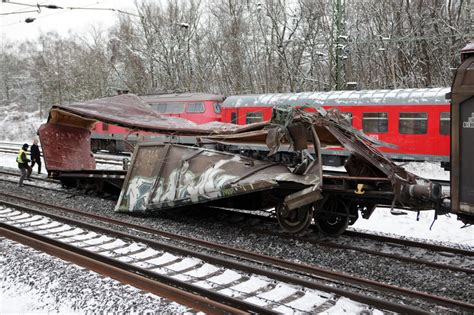 G Terzugunfall Ice Strecke Zwischen K Ln Und Berlin Bleibt Gesperrt