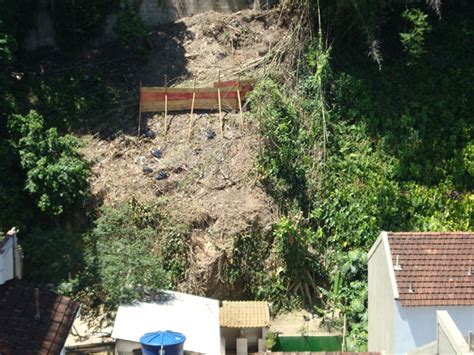 G1 Risco De Deslizamento Preocupa Moradores De Bairro No Rio