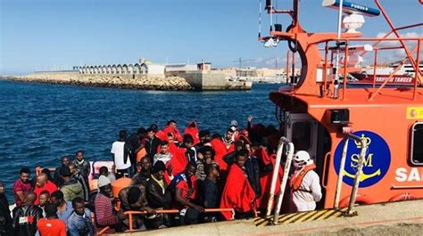 Salvamento Martítimo rescata a 138 inmigrantes que viajaban en nueve