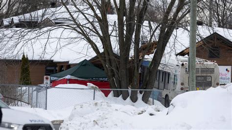 Un Bus Percute Une Garderie Au Québec Dans Un Acte Délibéré Deux