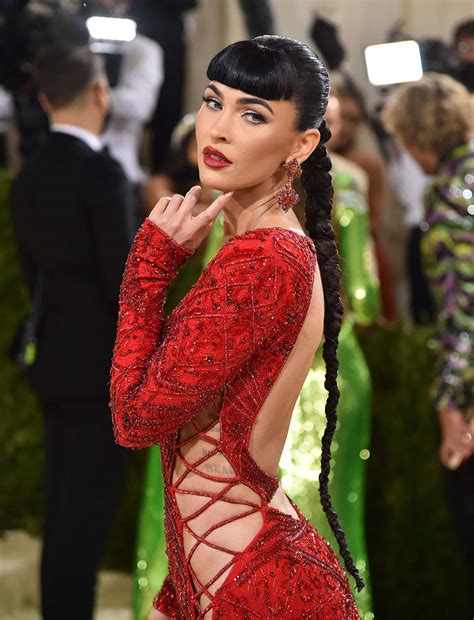 Megan Fox Claps Back After Troll Accuses Her Of Not Shaving Her Bikini Line I Was Hoping Youd