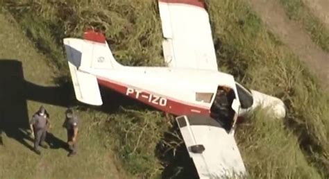 Avião De Pequeno Porte Cai Em Rodovia No Interior De São Paulo